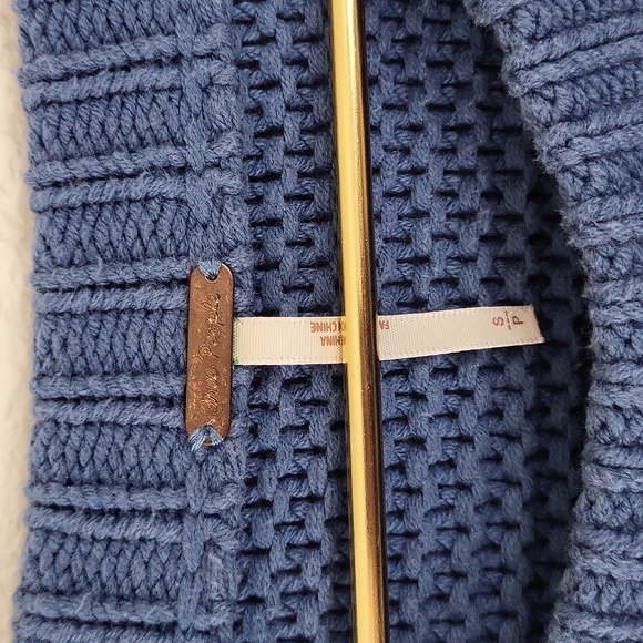 Free People Dream Blue Cable Knit Sweater Size Small - Picture 3 of 7